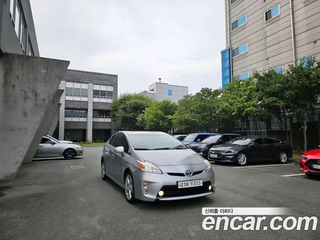 Toyota Prius 2012 thumb 10