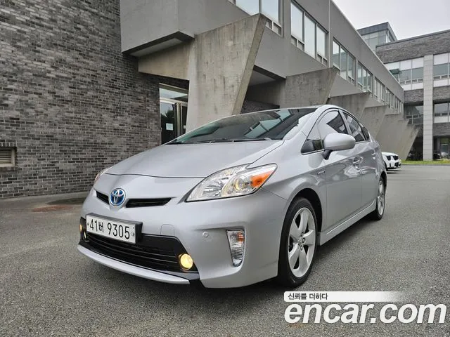 Toyota Prius 2012 thumb 12