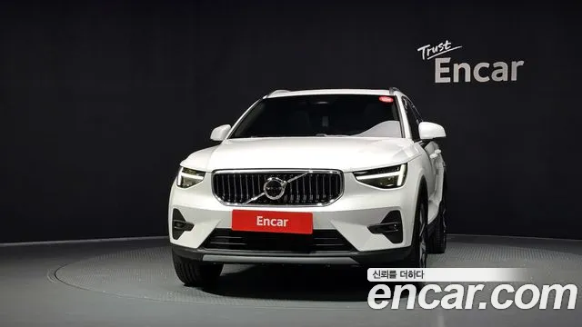 Volvo XC40 2026 thumb 3