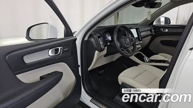 Volvo XC40 2026 thumb 10