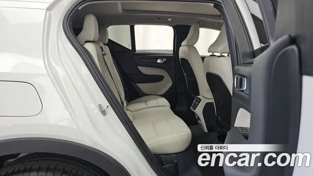 Volvo XC40 2026 thumb 12