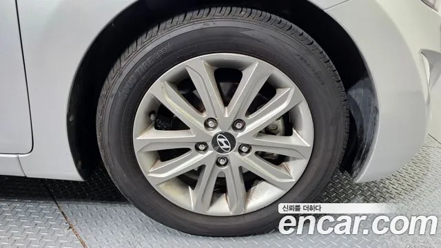 Hyundai Avante 2014 thumb 5