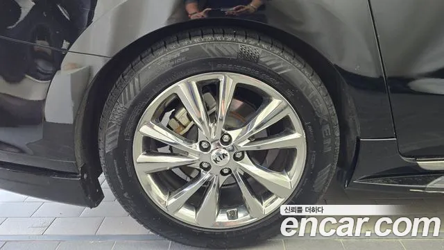 Kia Carnival 2019 thumb 5