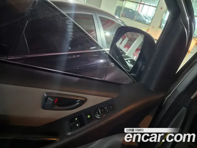 Hyundai Starex 2015 thumb 8