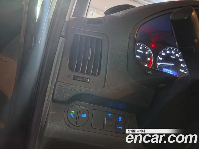 Hyundai Starex 2015 thumb 9