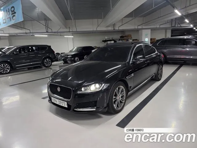 Jaguar XF 2018 thumb 8