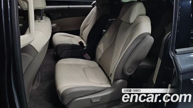Kia Carnival 2024 thumb 11