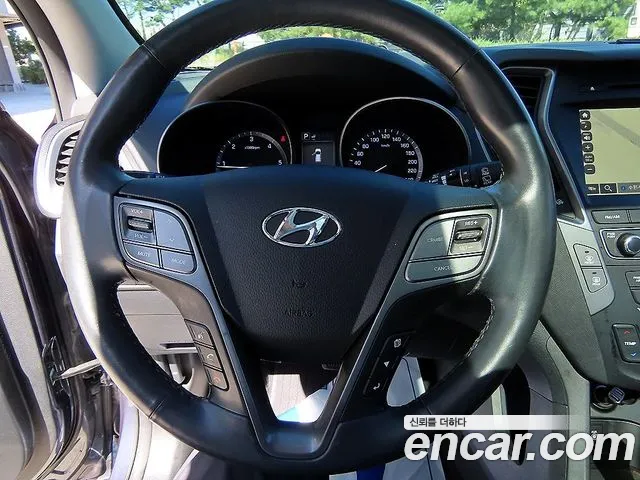 Hyundai Santa Fe 2016 thumb 8
