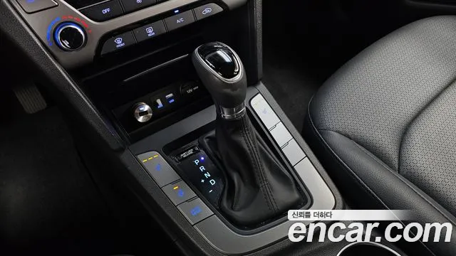 Hyundai Avante 2016 thumb 9