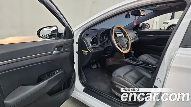 Hyundai Avante 2016 thumb 10