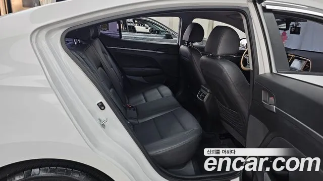 Hyundai Avante 2016 thumb 11