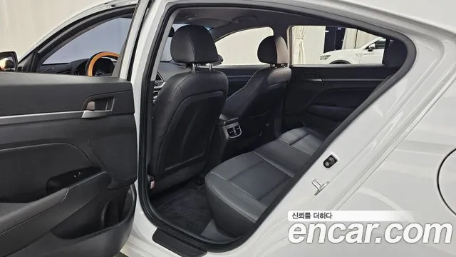 Hyundai Avante 2016 thumb 12