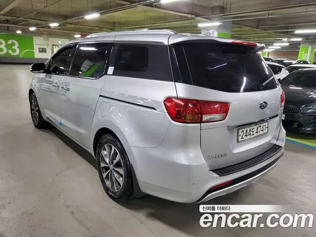 Kia Carnival 2017 thumb 3