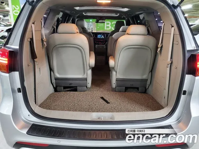 Kia Carnival 2017 thumb 12