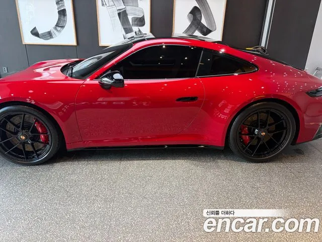 Porsche 911 2025 thumb 2
