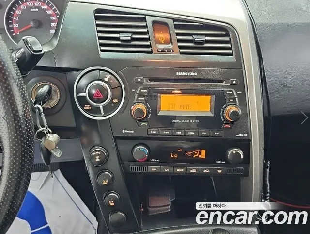 KG_Mobility_Ssangyong KORANDO 2012 thumb 10