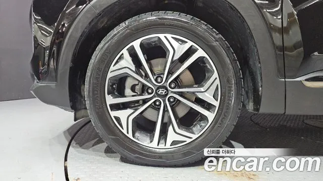 Hyundai Santa Fe 2018 thumb 5