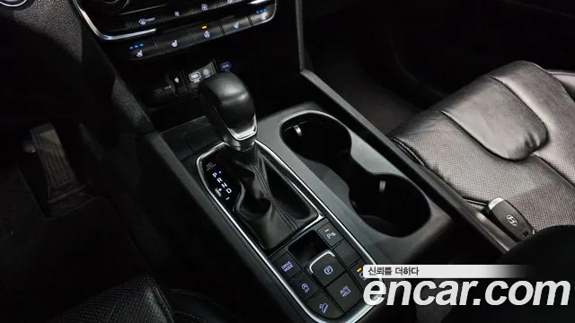 Hyundai Santa Fe 2018 thumb 9
