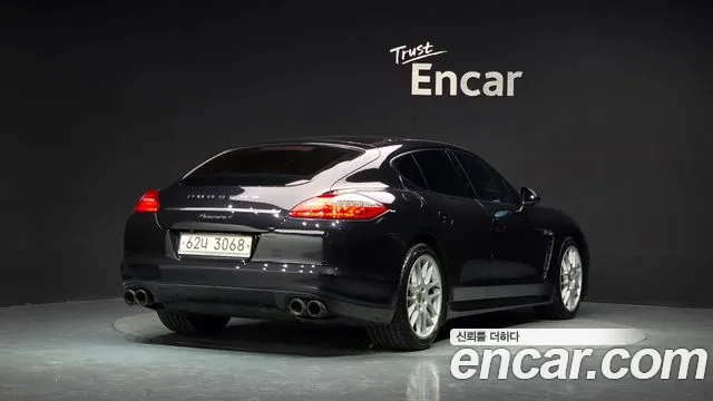 Porsche Panamera 2013 thumb 2