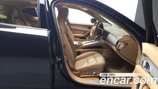 Porsche Panamera 2013 thumb 10