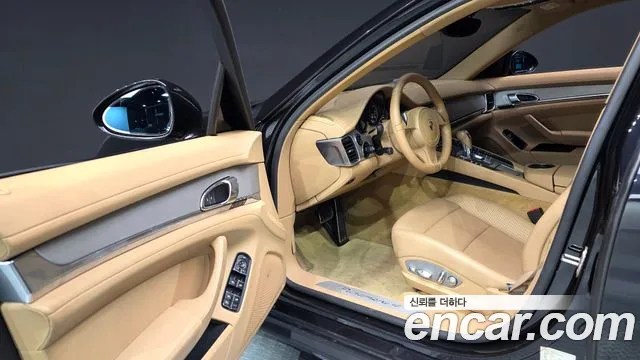 Porsche Panamera 2013 thumb 11