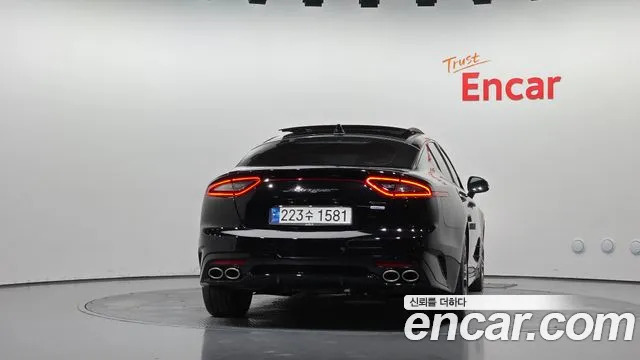 Kia Stinger 2018 thumb 4