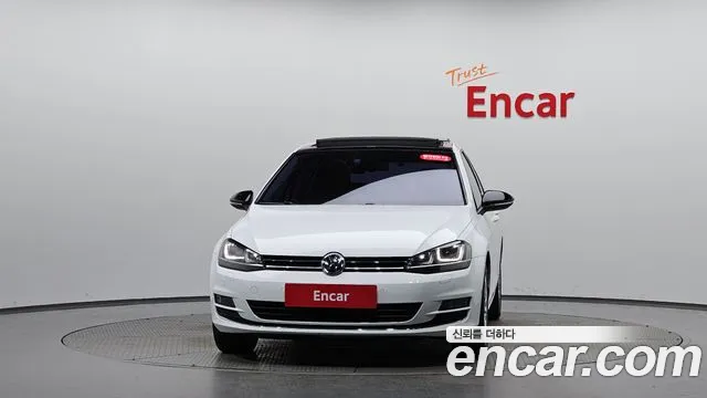 Volkswagen Golf Sportsvan 2015 thumb 2