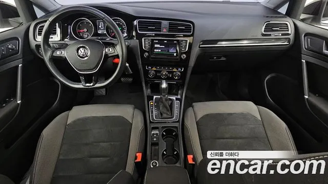 Volkswagen Golf Sportsvan 2015 thumb 6
