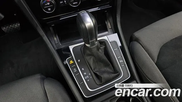 Volkswagen Golf Sportsvan 2015 thumb 8