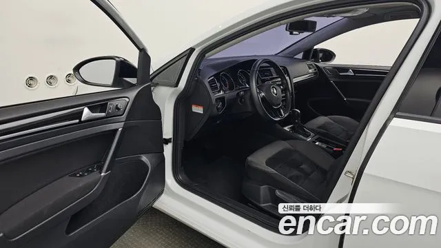 Volkswagen Golf Sportsvan 2015 thumb 9