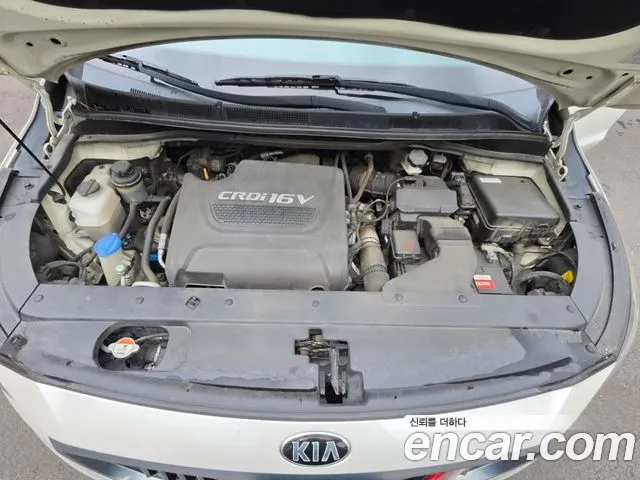 Kia Carnival 2015 thumb 2