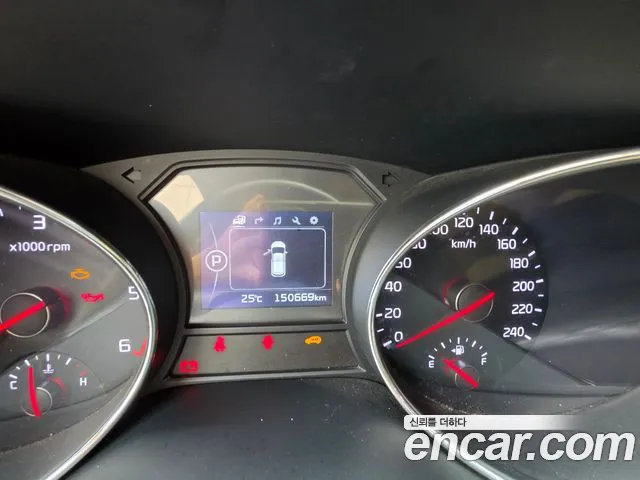 Kia Carnival 2015 thumb 3