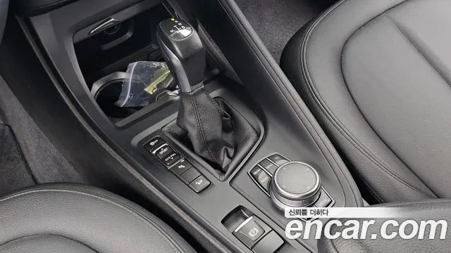 BMW X1 2016 thumb 9