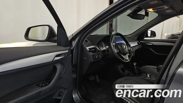 BMW X1 2016 thumb 10