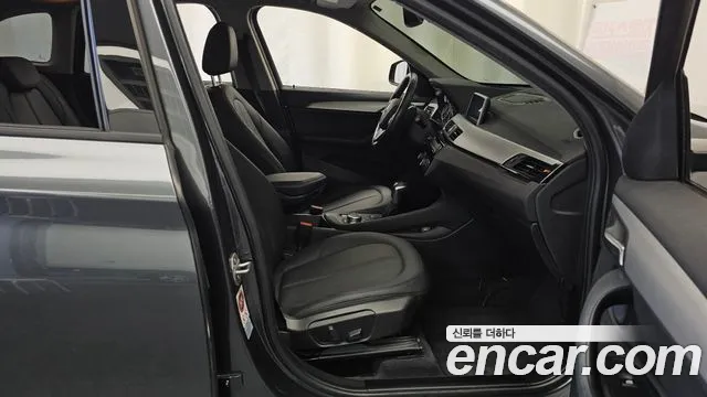 BMW X1 2016 thumb 11