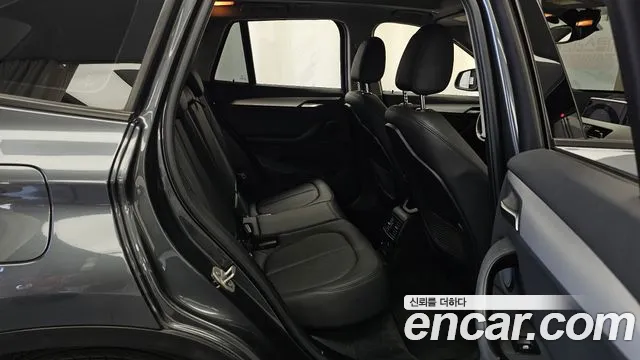 BMW X1 2016 thumb 12
