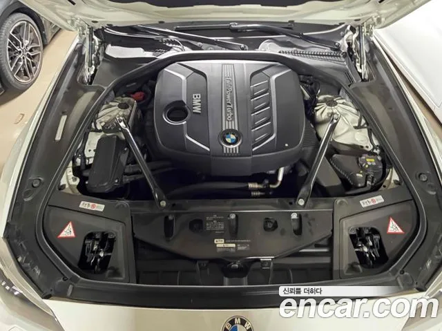 BMW 5-Series 2014 thumb 6
