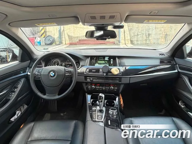 BMW 5-Series 2014 thumb 9