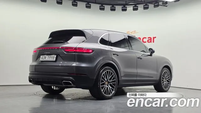 Porsche Cayenne 2019 thumb 2