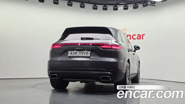 Porsche Cayenne 2019 thumb 4