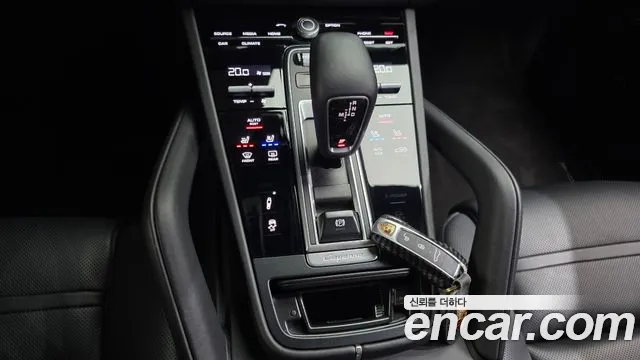Porsche Cayenne 2019 thumb 9