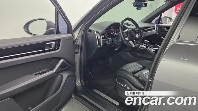Porsche Cayenne 2019 thumb 10