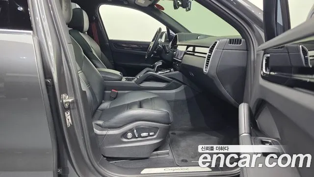 Porsche Cayenne 2019 thumb 11