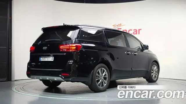 Kia Carnival 2019 thumb 2