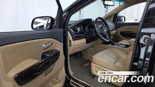Kia Carnival 2019 thumb 10