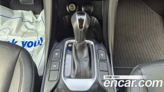 Hyundai Santa Fe 2017 thumb 9