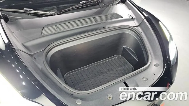 Tesla Model Y 2024 thumb 5