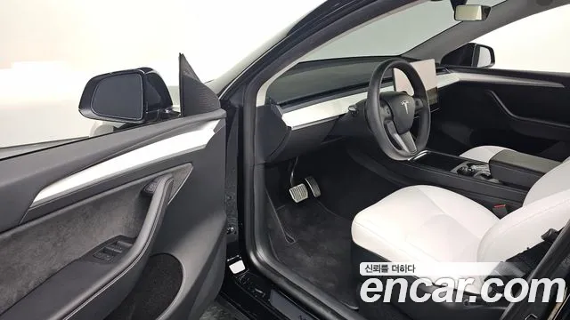 Tesla Model Y 2024 thumb 9