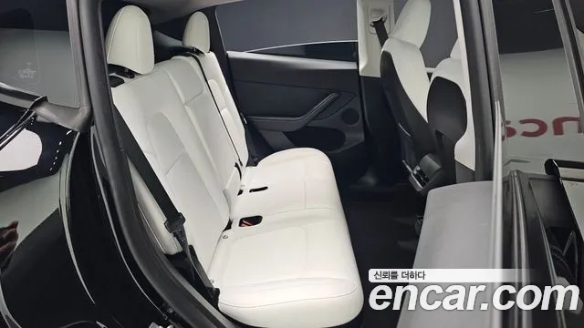 Tesla Model Y 2024 thumb 10