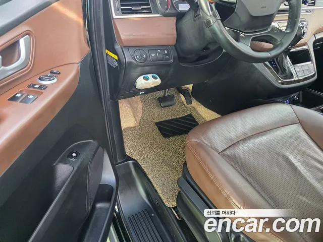 Hyundai Starex 2019 thumb 10